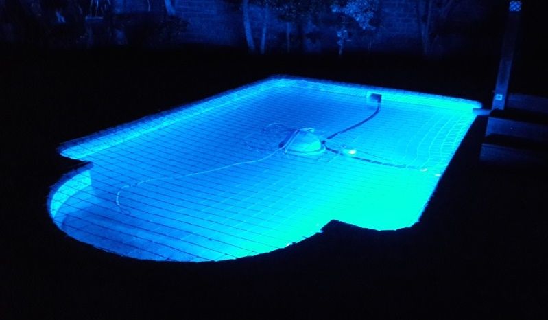 RGB LED Strip 12V 60LEDs/m IP68 Fully Waterproof Dimmable 5 Metre Kit - House of LEDS